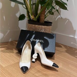CHANEL -Escarpins High Heel